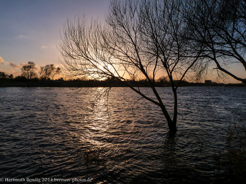 Sonnenuntergangsstimmung an der Weser