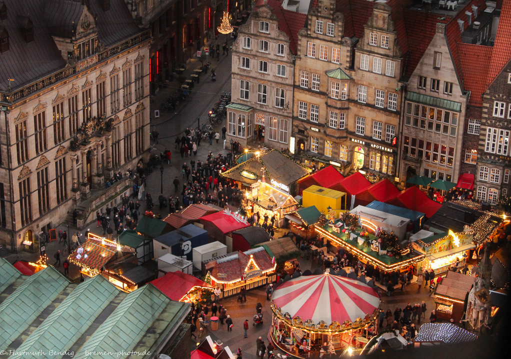 Blick vom Domturm auf den Bremer Weihnachtsmarkt